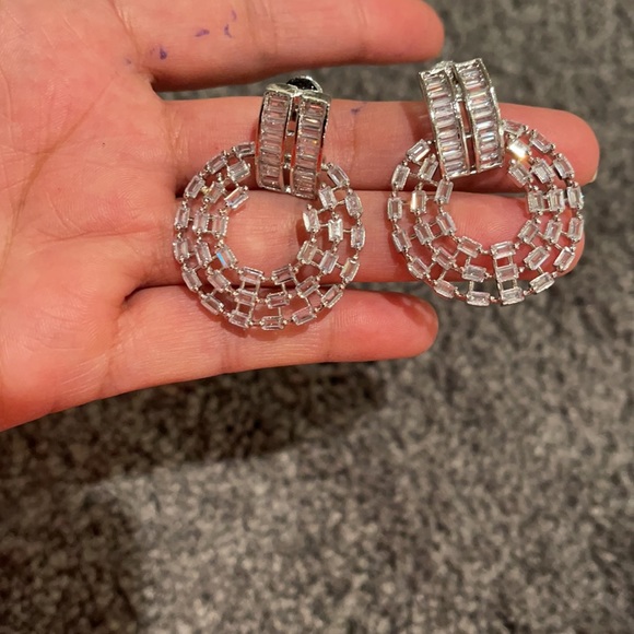 Earrings - Picture 3 of 3